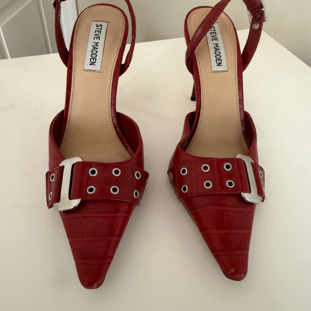 Steve Madden Red Pointed-Toe Buckle Slingback Heels